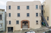 4095 Cesar Chavez in San Francisco, CA - Foto de edificio - Building Photo