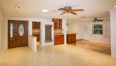 1525 Covington Cir E in Ft. Myers, FL - Building Photo - Building Photo