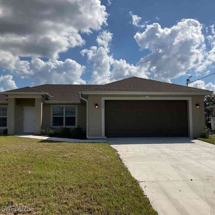 3105 14th St W in Lehigh Acres, FL - Building Photo