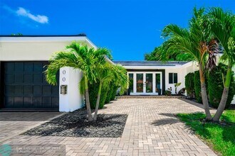 600 Middle River Dr in Fort Lauderdale, FL - Building Photo - Building Photo