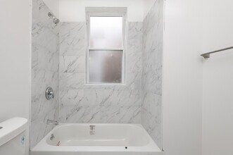 5725 S Green St-Unit -2 in Chicago, IL - Building Photo - Building Photo