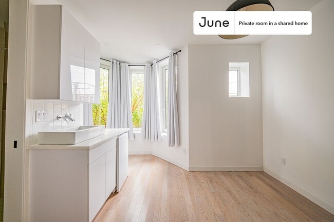 Room in Shared 4 bed/4 bath home in Brooklyn, NY - Building Photo - Building Photo