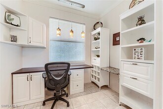 8680 Cedar Hammock Cir in Naples, FL - Foto de edificio - Building Photo