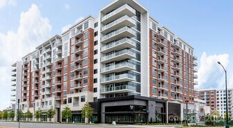 4425 Sharon Rd, Unit 2A in Charlotte, NC - Building Photo