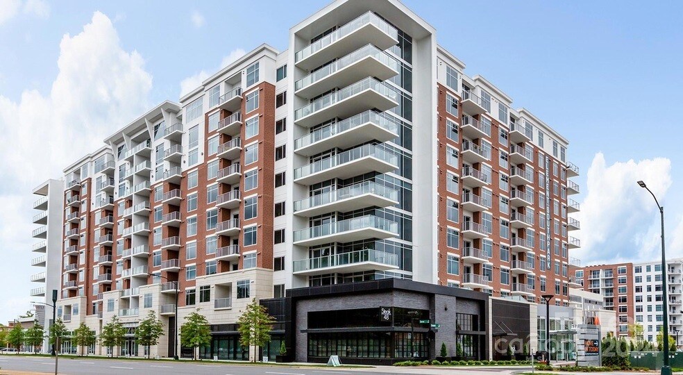 4425 Sharon Rd, Unit 2A in Charlotte, NC - Building Photo