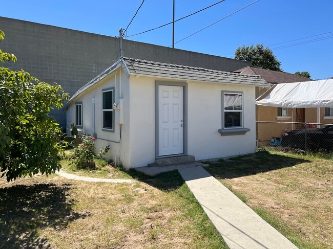 property at 334 S 8th St