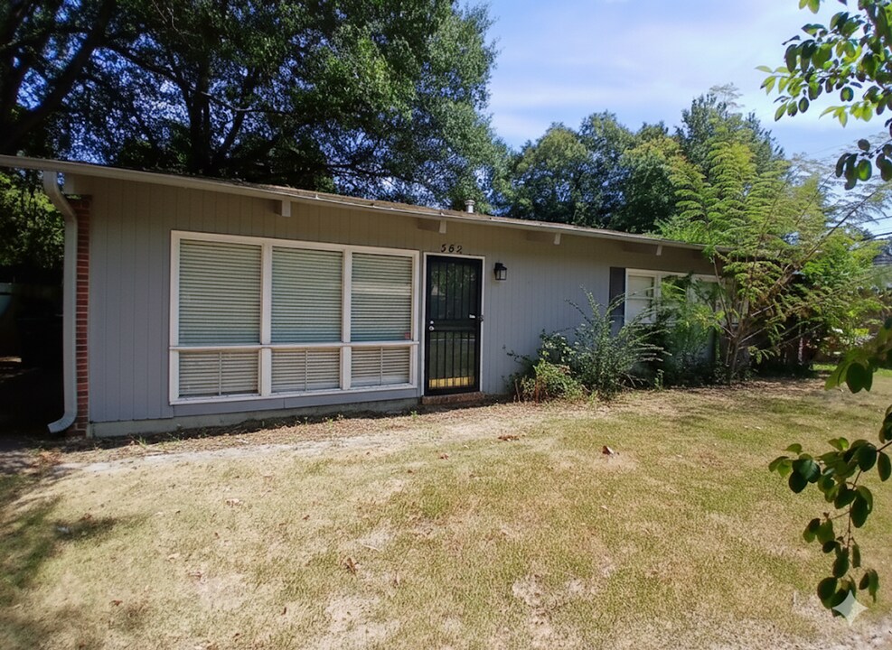 582 Desha St in Memphis, TN - Building Photo
