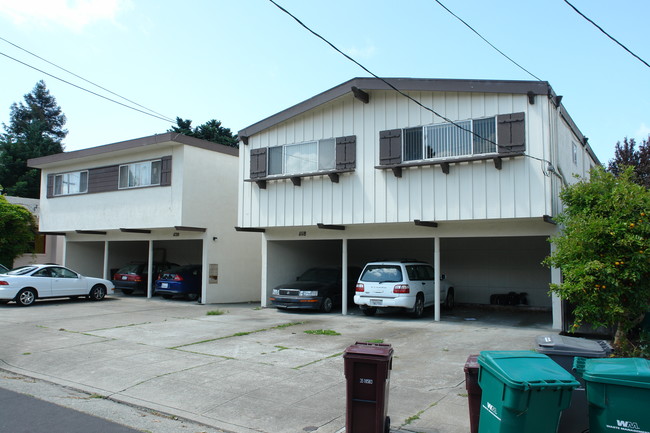 1118-1120 Cornell Ave in Albany, CA - Foto de edificio - Building Photo