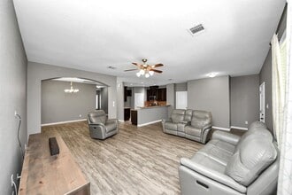 2011 Halyard Dr in Crosby, TX - Building Photo - Building Photo