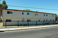 404 S Chestnut Ave in Fresno, CA - Building Photo - Building Photo