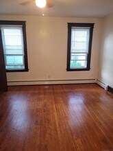 37 Rocky Hill Ave-Unit -First Floor in New Britain, CT - Building Photo - Building Photo