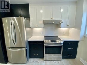 2520 Bloor St W in Toronto, ON - Building Photo - Building Photo