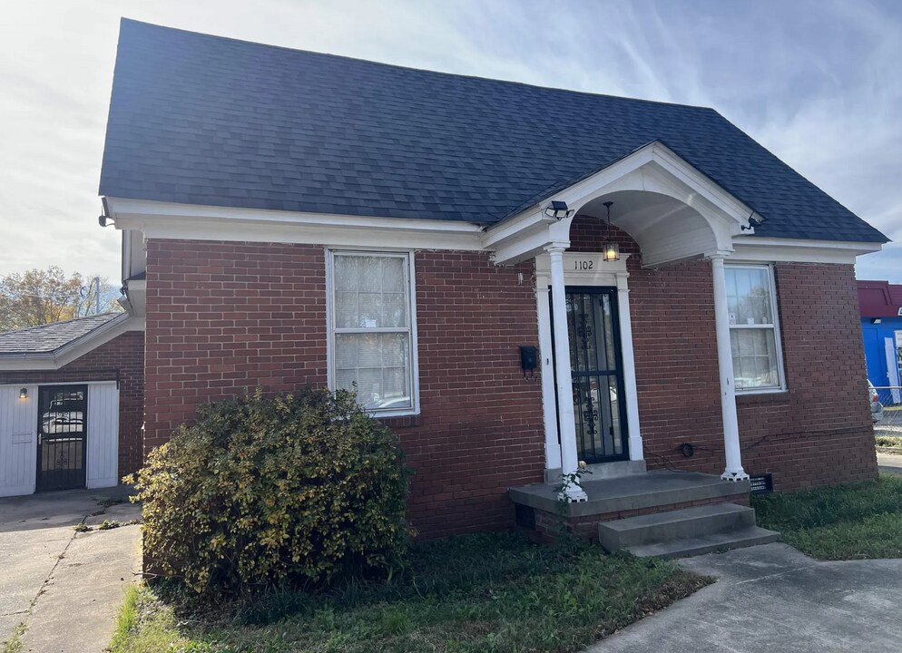 1102 W 6th Ave in Pine Bluff, AR - Building Photo
