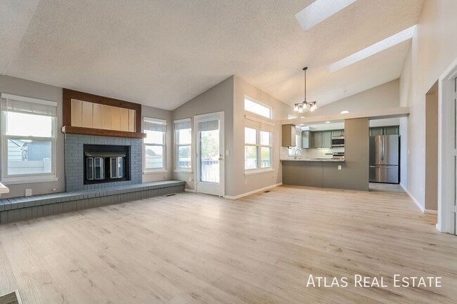 property at 13356 Albion Cir