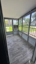 8111 Roswell St in Houston, TX - Building Photo - Building Photo