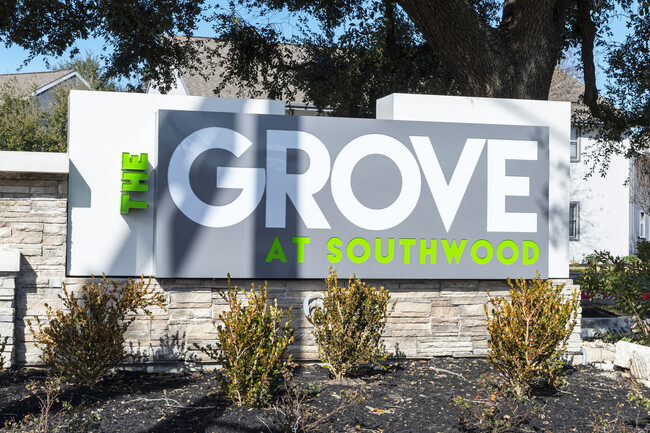 The Grove at Southwood in College Station, TX - Building Photo - Building Photo