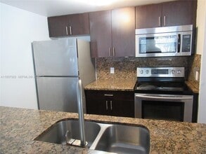 8100 Geneva Ct in Doral, FL - Building Photo - Building Photo