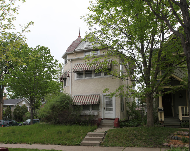 701 7th St SE in Minneapolis, MN - Building Photo - Building Photo