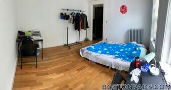 137 Park Dr, Unit 5 in Boston, MA - Building Photo