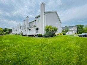 2 Decroce Ct in Parsippany, NJ - Building Photo - Building Photo