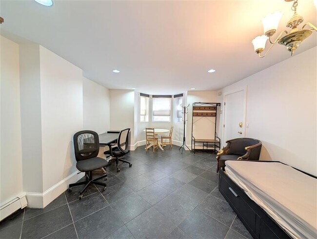 31 Inman St, Unit 1 in Cambridge, MA - Building Photo - Building Photo