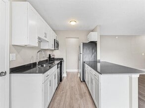 Greens on North Forest in Williamsville, NY - Building Photo - Building Photo