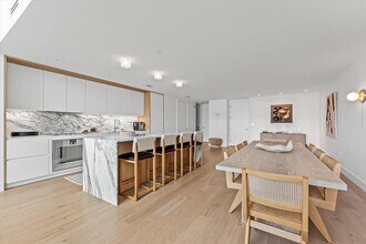 1040 Biscayne Blvd, Unit 4002 in Miami, FL - Building Photo - Building Photo