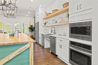 705 Charles Hardy Pkwy in Dallas, GA - Building Photo - Building Photo