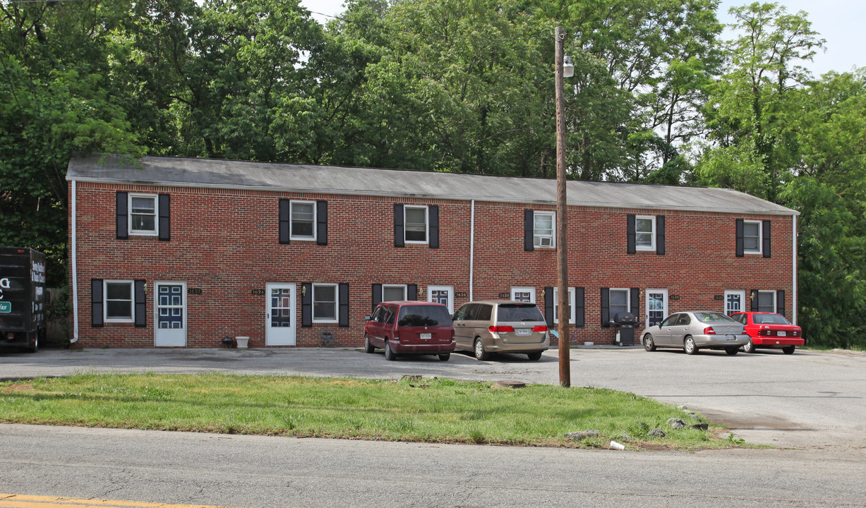 Grandin Apartment in Roanoke, VA - Building Photo