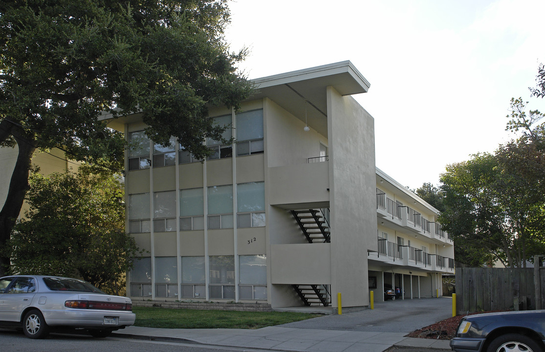 312 Catalpa St in San Mateo, CA - Building Photo