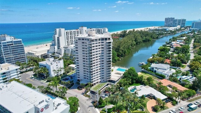 3000 Holiday Dr in Fort Lauderdale, FL - Building Photo - Building Photo