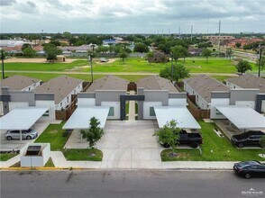 9 S Colt Ln in Edinburg, TX - Foto de edificio - Building Photo