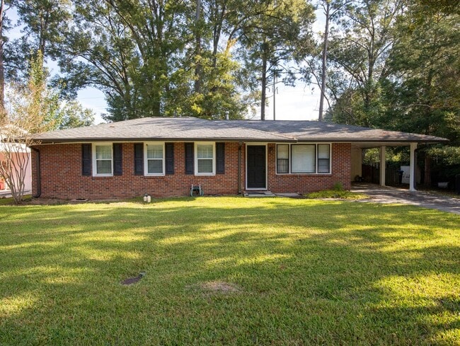 property at 2607 Springwood Dr