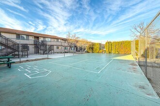 Avalon Court in Kennewick, WA - Building Photo - Building Photo