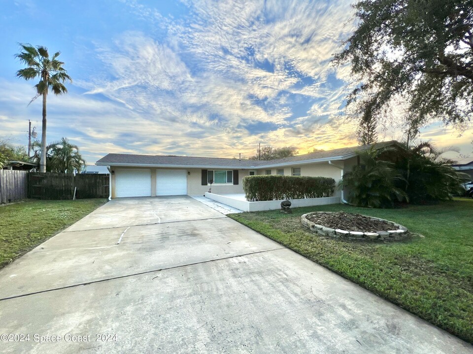 977 Beechfern Ln in Rockledge, FL - Building Photo