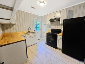 4 Clark St in Greenville, SC - Building Photo - Building Photo