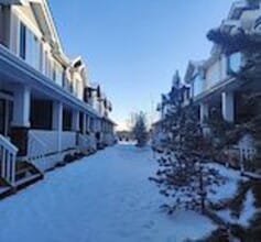 8209-8217 217 St NW in Edmonton, AB - Building Photo - Building Photo