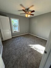 2137 N Oakland Ave in Springfield, MO - Building Photo - Building Photo