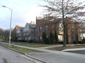 Lake Edge Condos in Lexington, KY - Building Photo - Building Photo