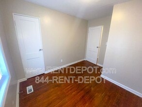 1540 SE Riverside Dr in Evansville, IN - Building Photo - Building Photo