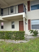 9921 Three Lakes Cir in Boca Raton, FL - Foto de edificio - Building Photo