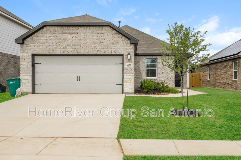 9014 Green Rd in Converse, TX - Building Photo