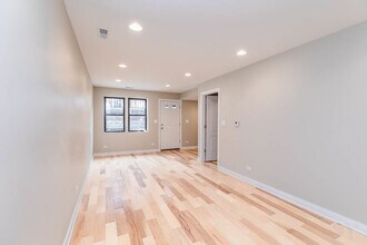 2312 S Seeley Ave, Unit 2 in Chicago, IL - Foto de edificio - Building Photo