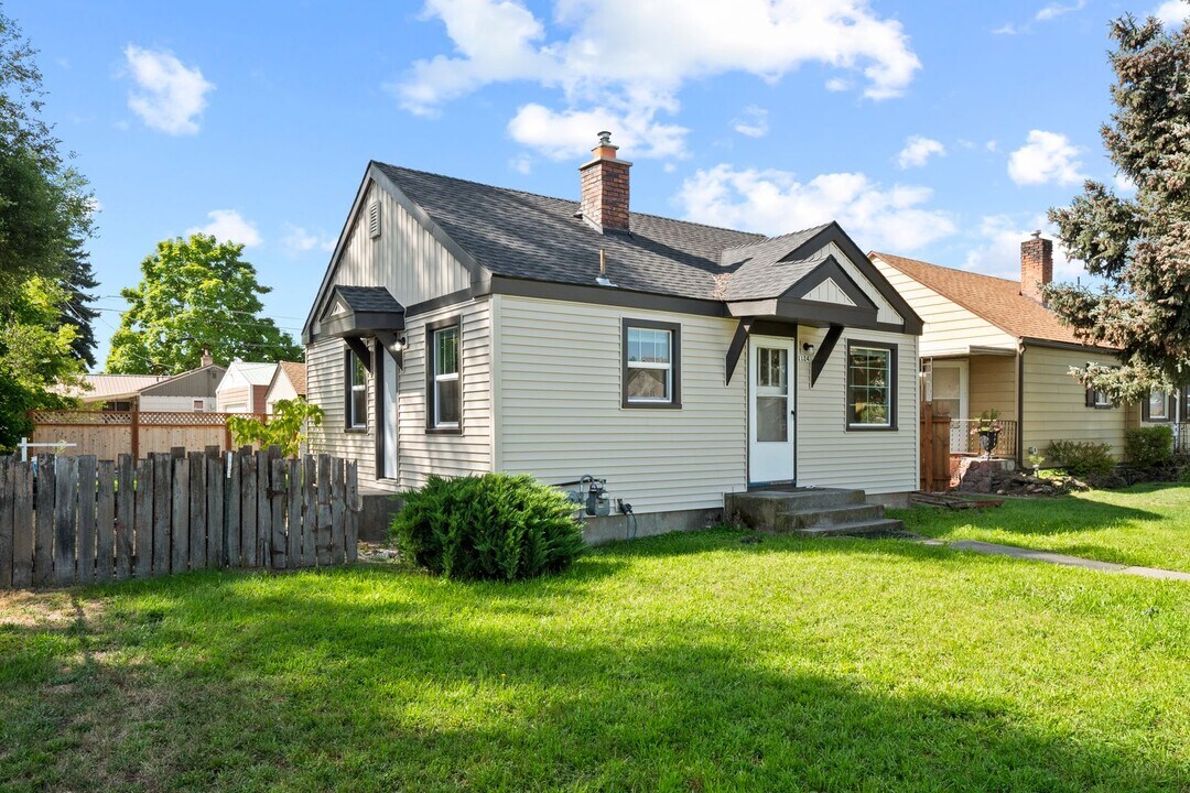 1124 E Hoffman Ave in Spokane, WA - Building Photo