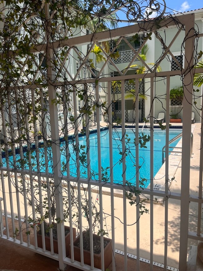 45 Antilla Ave, Unit 45 Antilla Avenue #3A in Coral Gables, FL - Building Photo - Building Photo