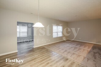 897 Adena Ln in Westfield, IN - Foto de edificio - Building Photo