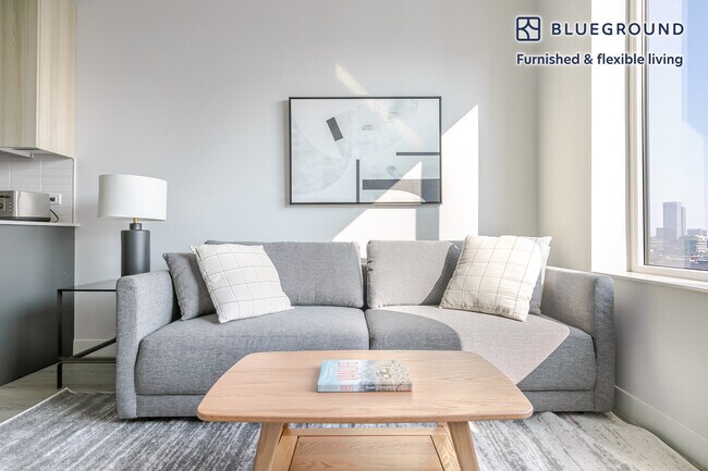 670 N May St in Chicago, IL - Building Photo - Building Photo