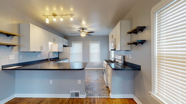 property at 2505 Poplar St