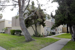 4002 W El Rancho Ave Apartments