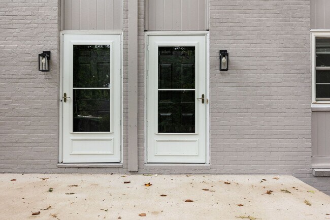 219 Stribling Ave in Charlottesville, VA - Building Photo - Building Photo